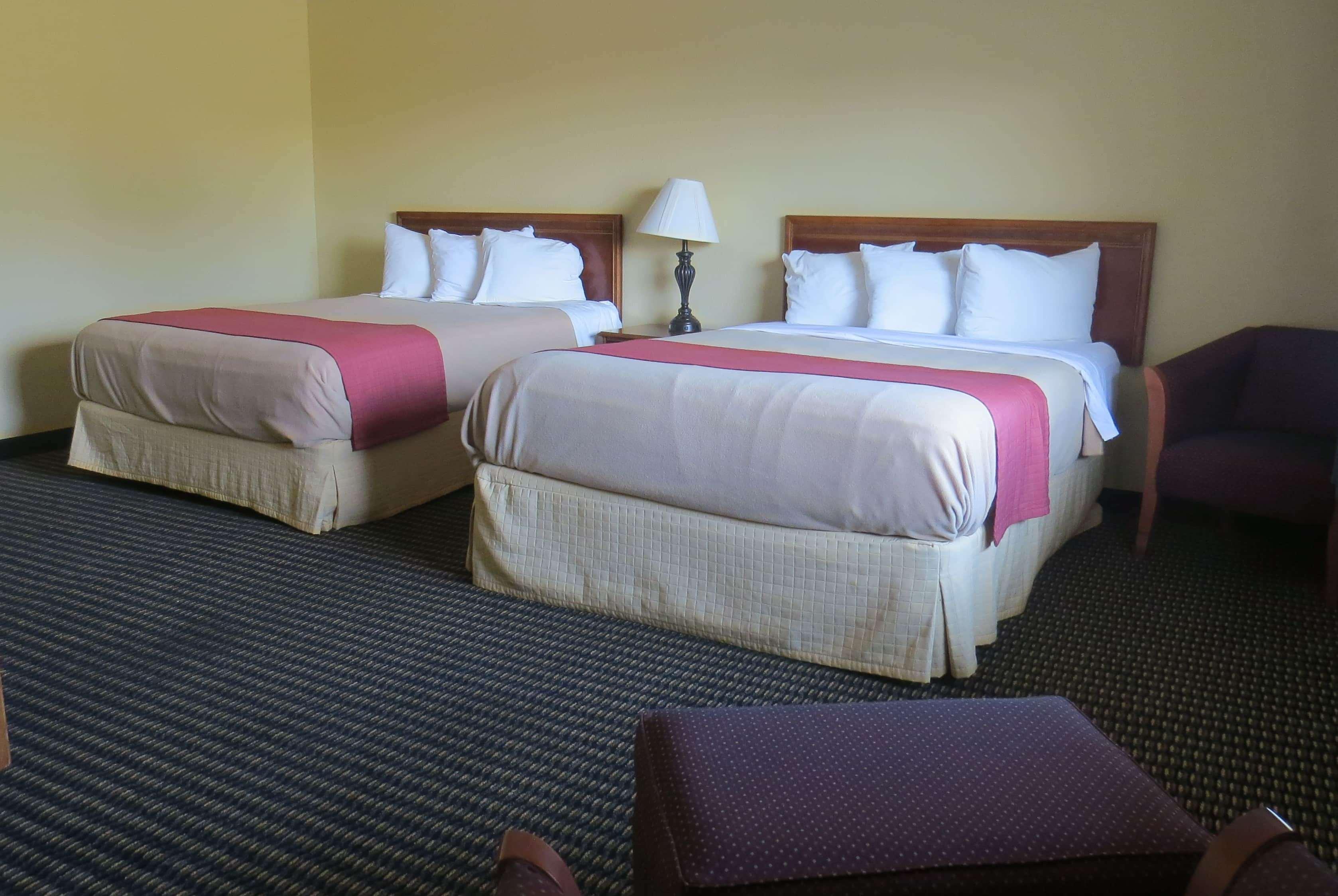 Travelodge By Wyndham Stratton Eksteriør billede