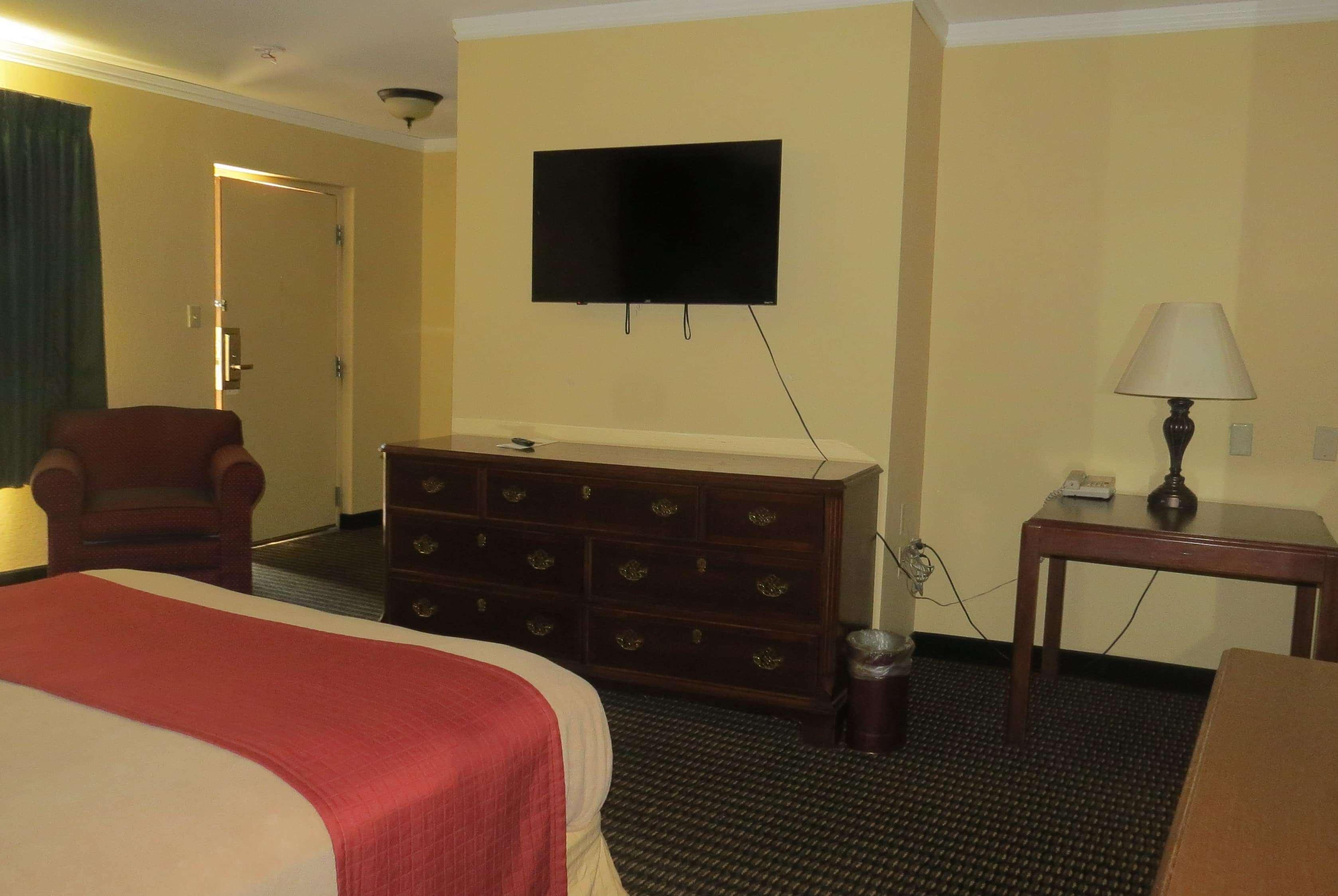 Travelodge By Wyndham Stratton Eksteriør billede