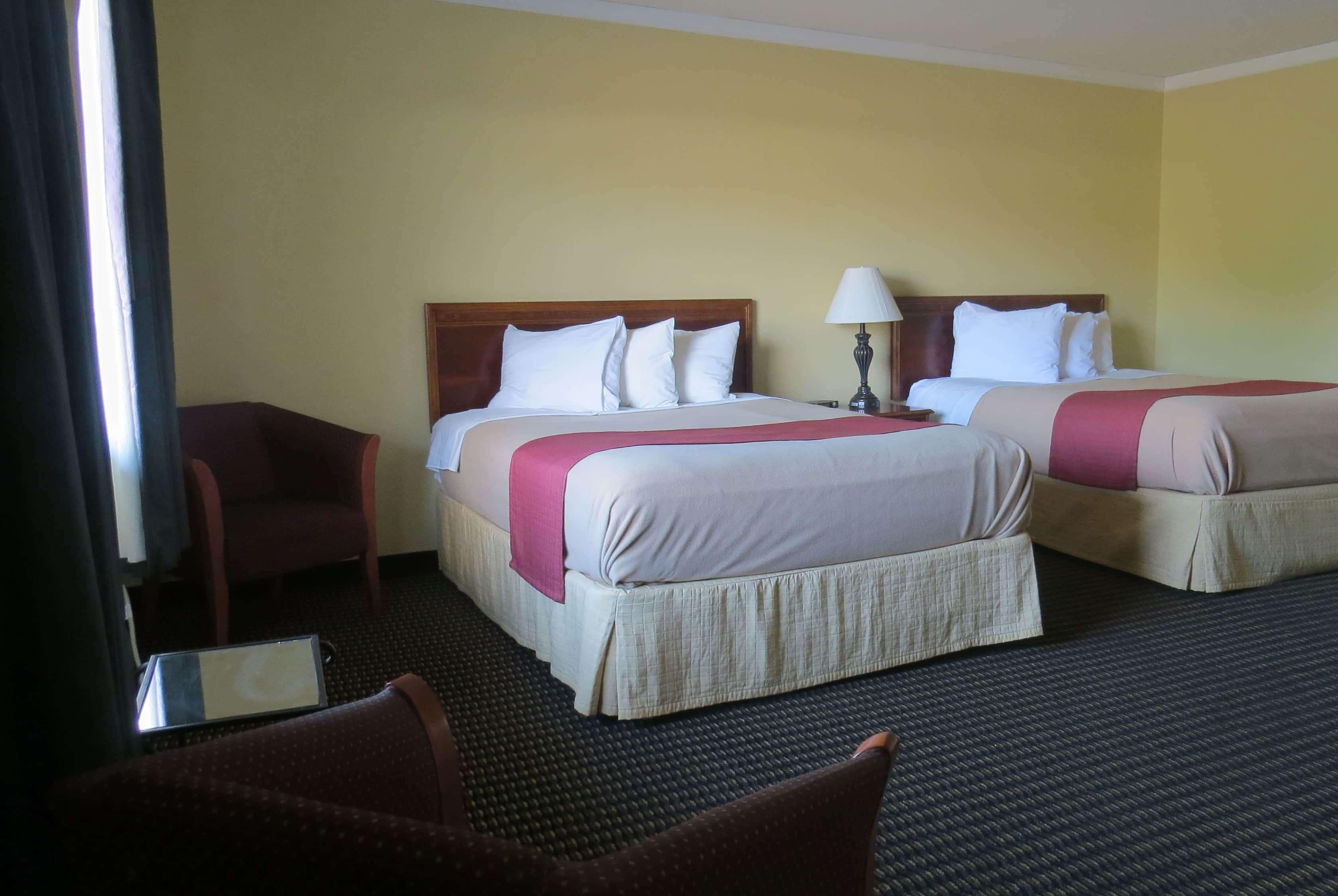 Travelodge By Wyndham Stratton Eksteriør billede