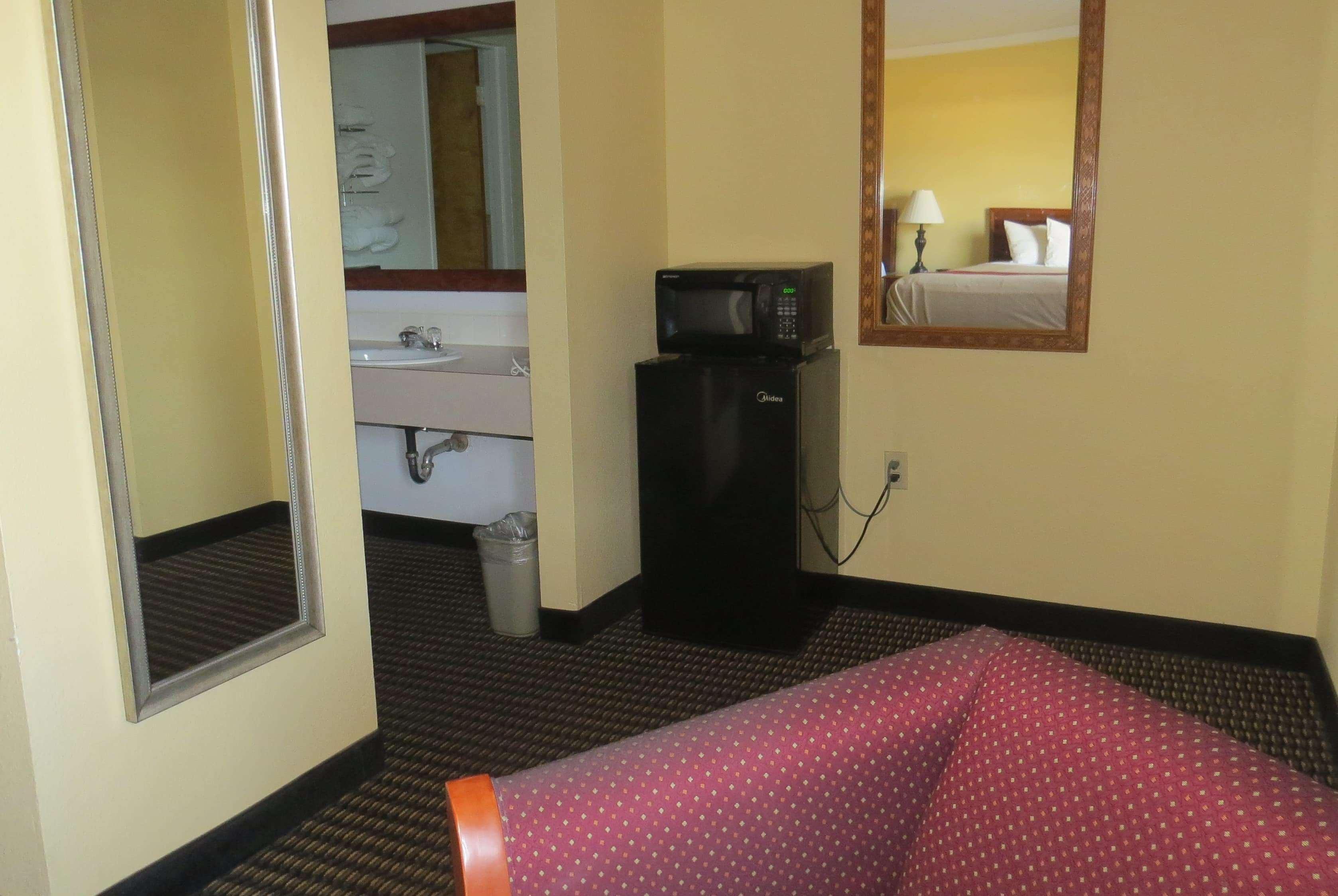 Travelodge By Wyndham Stratton Eksteriør billede