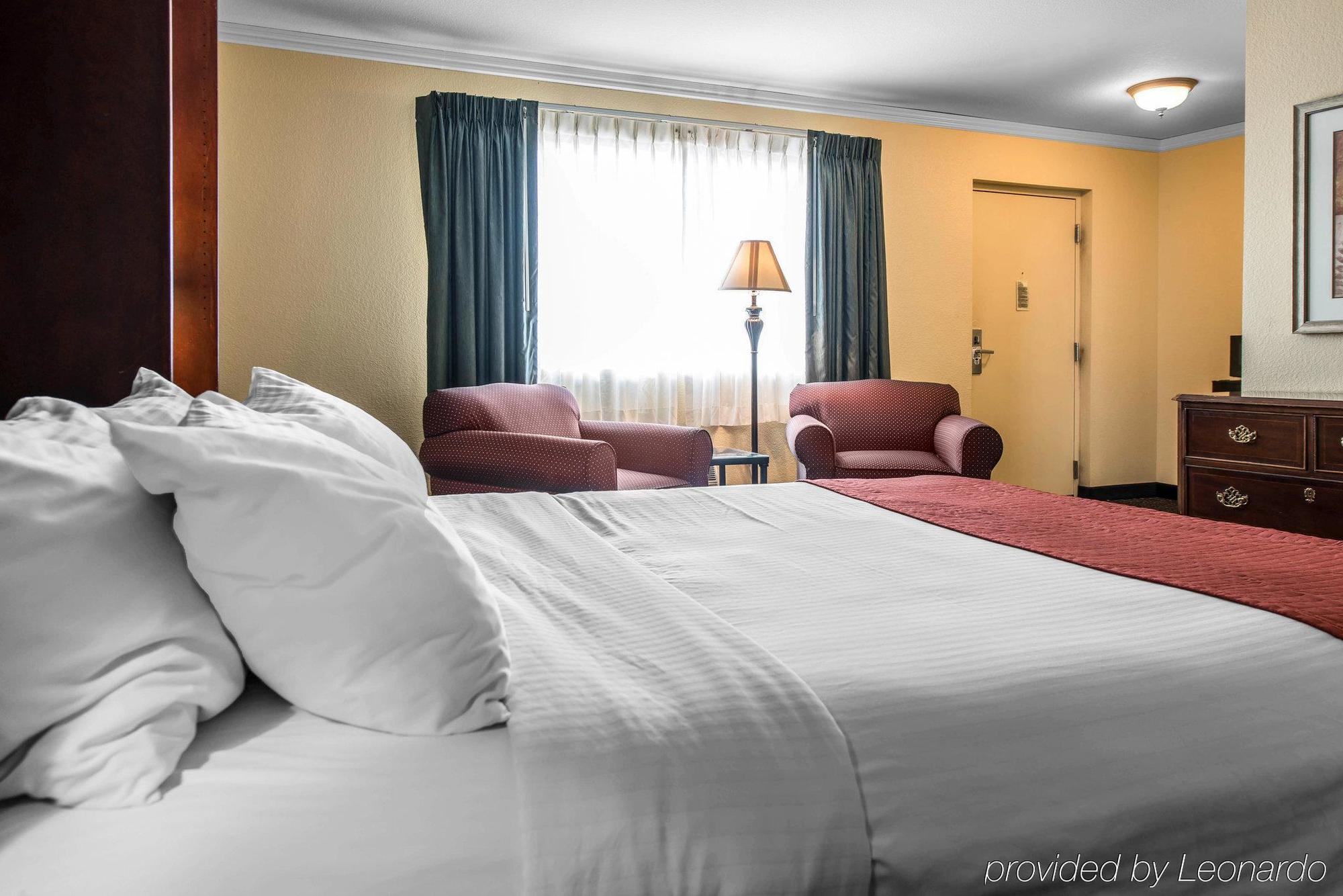 Travelodge By Wyndham Stratton Eksteriør billede