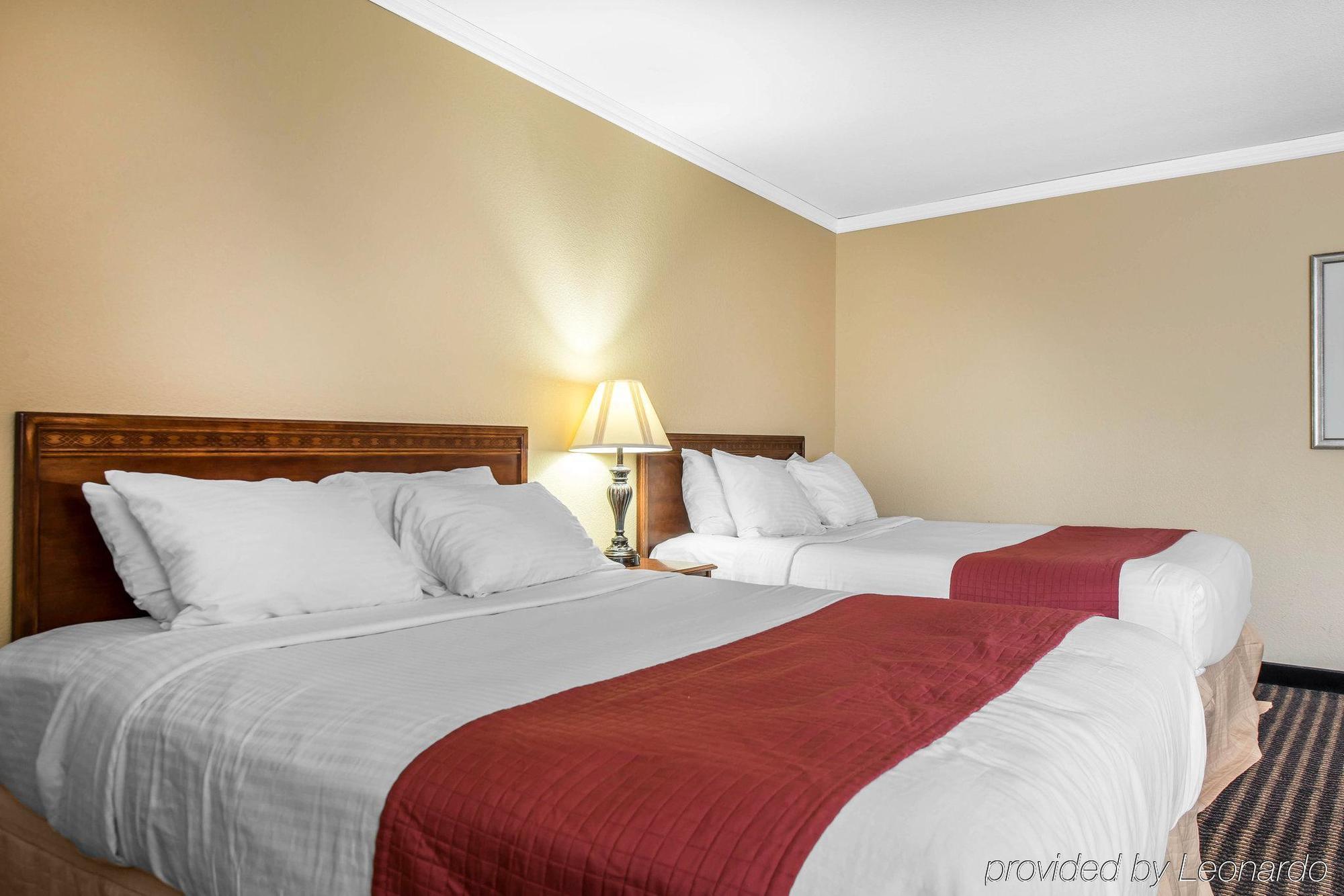 Travelodge By Wyndham Stratton Eksteriør billede