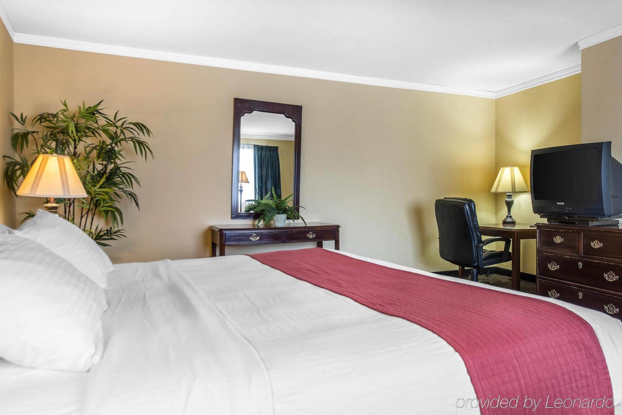 Travelodge By Wyndham Stratton Eksteriør billede